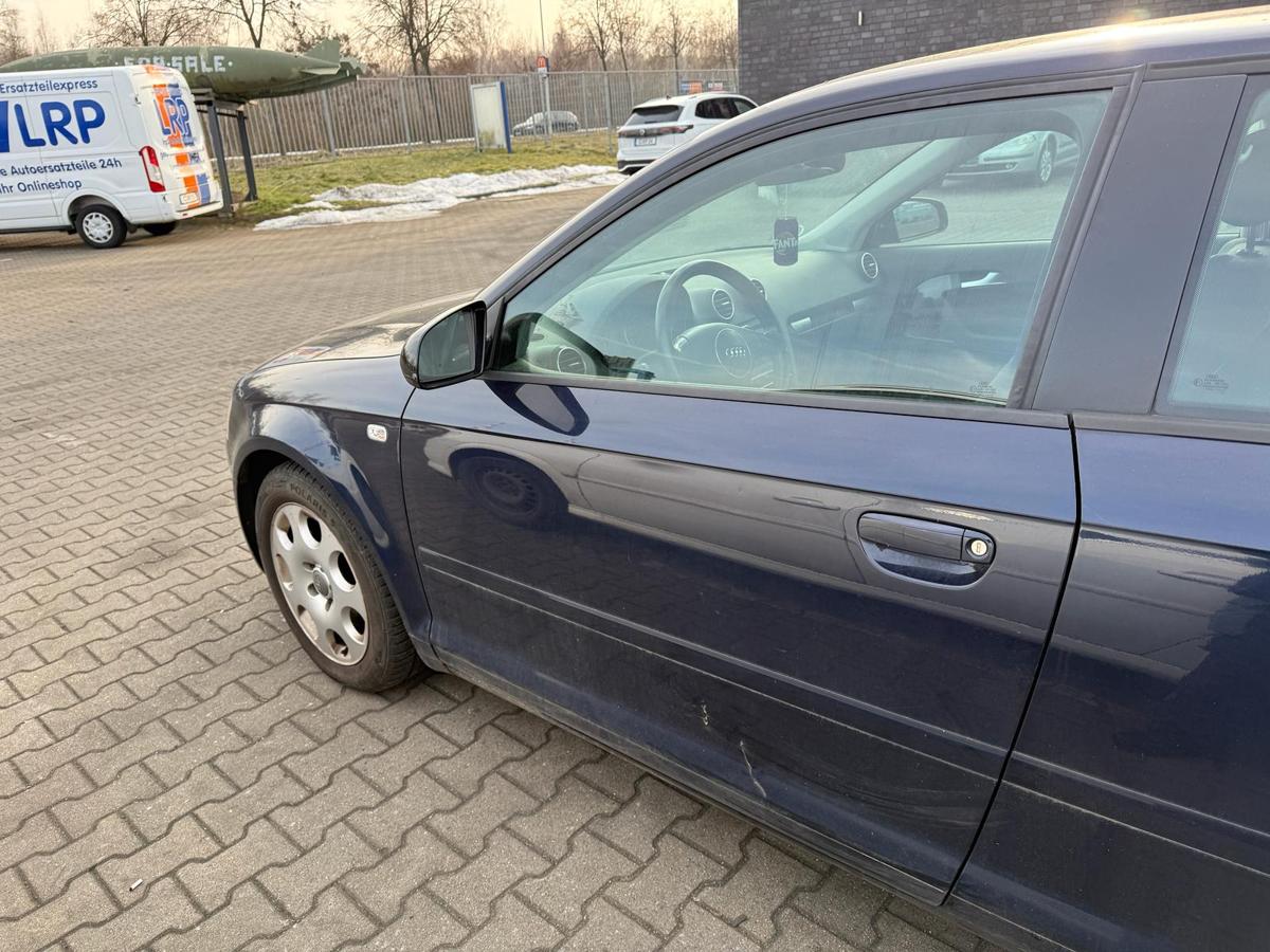 Audi A3 8P original T&uuml;r vorn links LZ5J Moroblau 3 T&uuml;rer Rohbau BJ03
